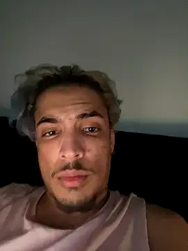 Snapshot of luluycoco chatting on 11.22.25 luluycoco online show from 11.22.25