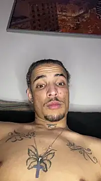 Snapshot of luluycoco chatting on 11.23.25 luluycoco online show from 11.23.25