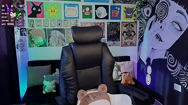 Yuhwan  online show from 11.08.25