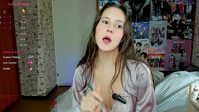 Snapshot of LucyRose3 chatting on 11.03.25 LucyRose3 online show from 11.03.25