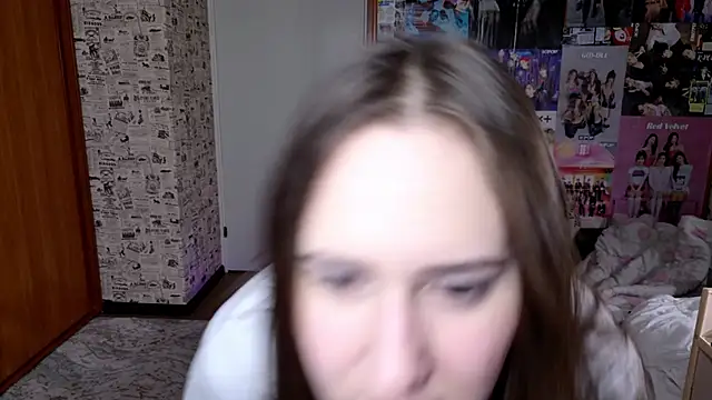 Snapshot of LucyRose3 chatting on 11.20.25 LucyRose3 online show from 11.20.25