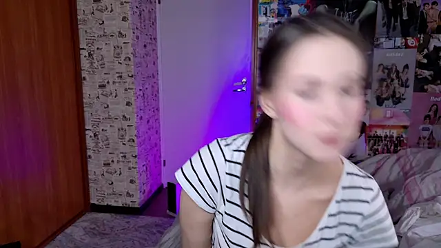 Snapshot of LucyRose3 chatting on 11.27.25 LucyRose3 online show from 11.27.25