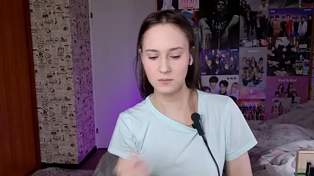 Snapshot of LucyRose3 chatting on 12.05.25 LucyRose3 online show from 12.05.25