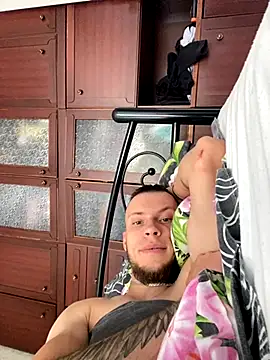 Snapshot of PUER4IK chatting on 09.14.25 PUER4IK online show from 09.14.25