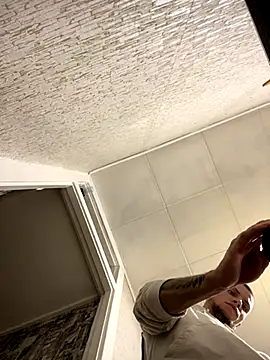 Snapshot of PUER4IK chatting on 10.20.25 PUER4IK online show from 10.20.25