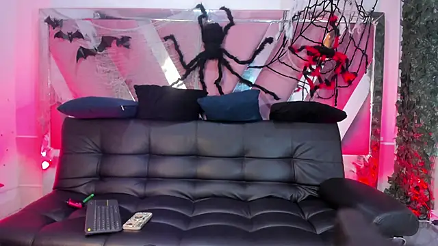 Snapshot of Soro_Lovelyboy chatting on 10.14.25 Soro Lovelyboy online show from 10.14.25