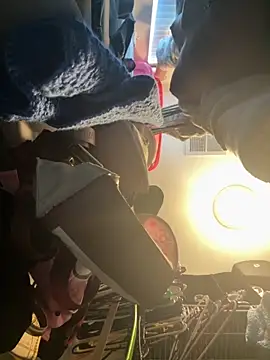 Snapshot of zanaaluvv chatting on 10.15.25 zanaaluvv online show from 10.15.25