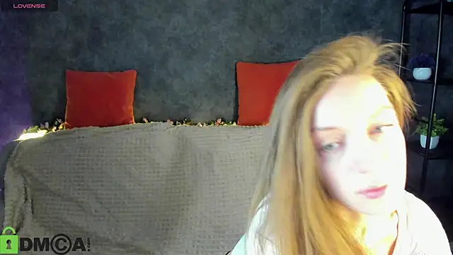 Agnes Wells online show from 04.26.26