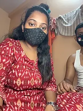 Snapshot of YOURMISTHI chatting on 11.05.25 YOURMISTHI online show from 11.05.25