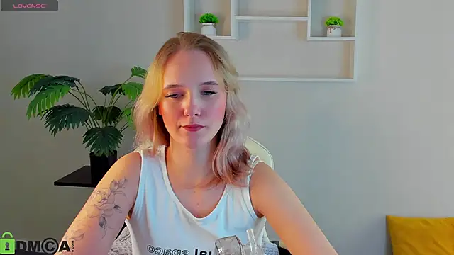 Casey Sweeet online show from 10.15.25