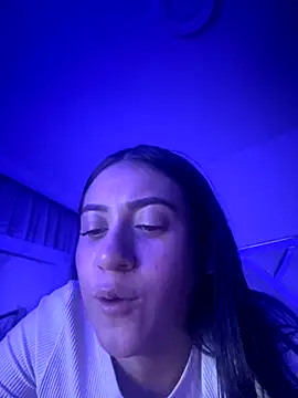 isabela l online show from 12.02.25