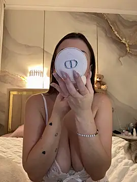 TiffaNoel online show from 09.20.25