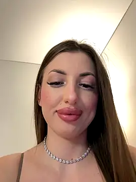 TiffaNoel online show from 10.05.25