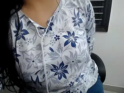 Snapshot of Roshi_Love chatting on 06.01.26 Roshi Love online show from 06.01.26