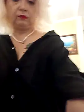 SquirtMilf00 online show from 03.03.25