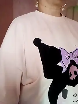 Snapshot of SquirtMilf00 chatting on 02.10.26 SquirtMilf00 online show from 02.10.26