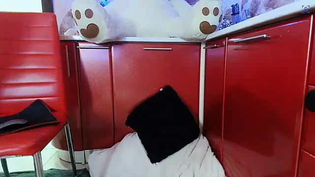 Snapshot of SquirtMilf00 chatting on 02.25.26 SquirtMilf00 online show from 02.25.26