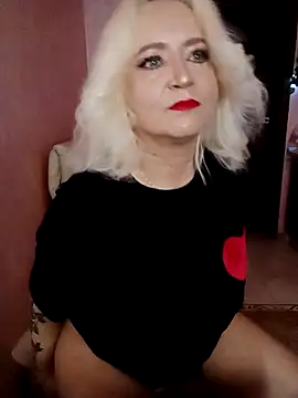 SquirtMilf00 online show from 03.05.26