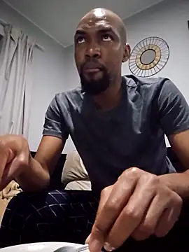 Snapshot of mojaymort chatting on 10.26.25 mojaymort online show from 10.26.25