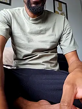 Snapshot of mojaymort chatting on 11.17.25 mojaymort online show from 11.17.25