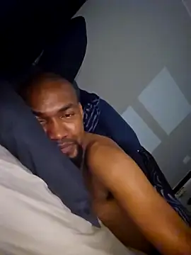 Snapshot of mojaymort chatting on 11.20.25 mojaymort online show from 11.20.25