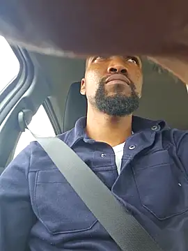 Snapshot of mojaymort chatting on 12.19.25 mojaymort online show from 12.19.25