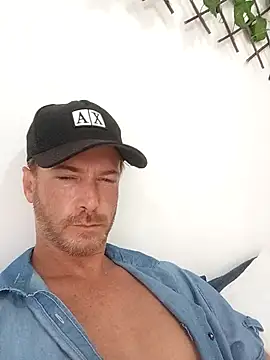 Snapshot of Loiroatv36 chatting on 02.04.26 Loiroatv36 online show from 02.04.26