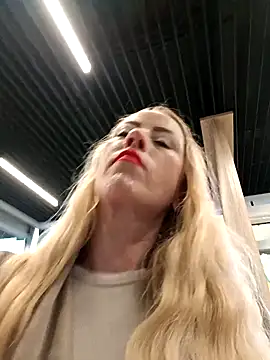 Snapshot of DeeA_Blondy chatting on 09.21.25 DeeA Blondy online show from 09.21.25