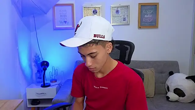 yulian vasquez online show from 11.20.25