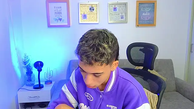 yulian vasquez online show from 11.29.25