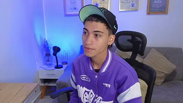 yulian vasquez online show from 12.05.25