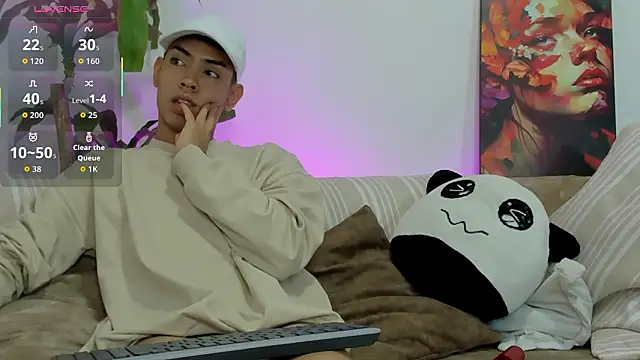 LoganTwink18 online show from 02.17.26