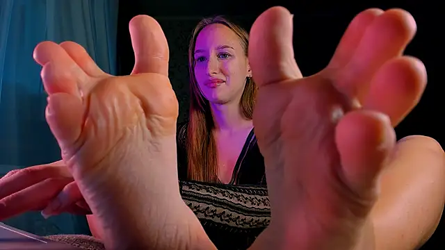 DarcySiren online show from 10.21.25