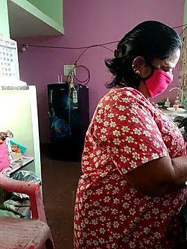 Snapshot of amuthasree chatting on 09.18.25 amuthasree online show from 09.18.25