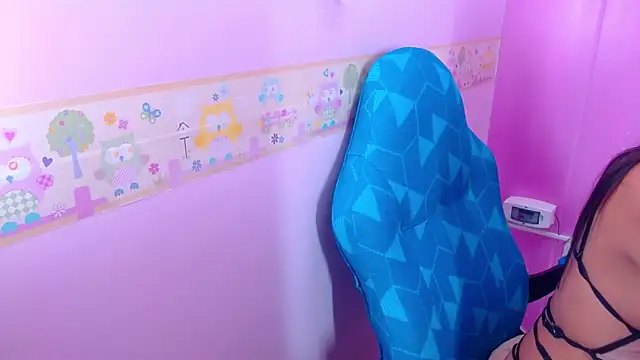 EMMA ROGGER online show from 09.11.25