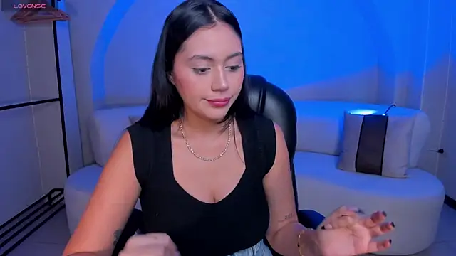 AmbarJames  online show from 10.04.25