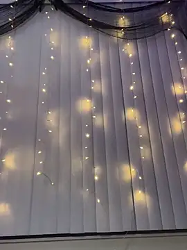 Snapshot of moan4mona chatting on 09.14.25 moan4mona online show from 09.14.25