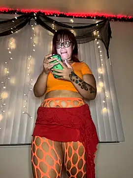 Snapshot of moan4mona chatting on 10.02.25 moan4mona online show from 10.02.25