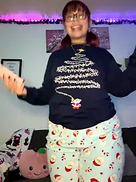 Snapshot of moan4mona chatting on 11.06.25 moan4mona online show from 11.06.25