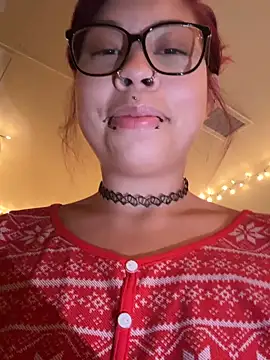 Snapshot of moan4mona chatting on 11.28.25 moan4mona online show from 11.28.25