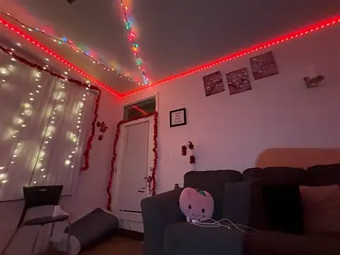 Snapshot of moan4mona chatting on 12.01.25 moan4mona online show from 12.01.25