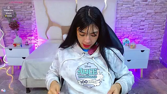 juno tay online show from 11.24.25