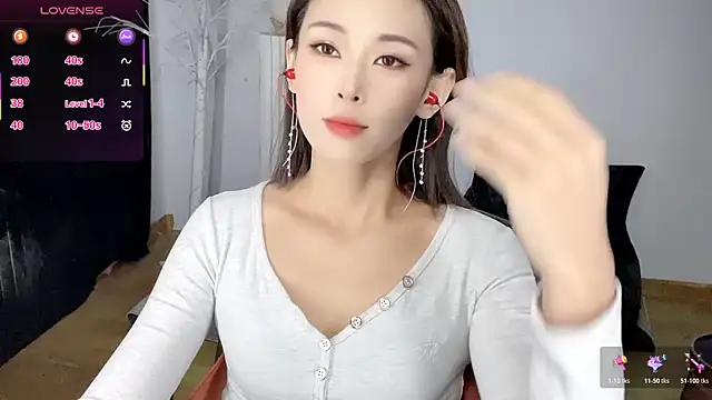 xiaoyue8888 online show from 12.21.25