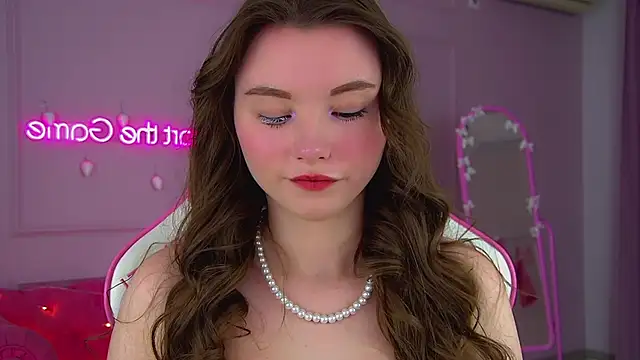 KeiraAsti online show from 12.22.25