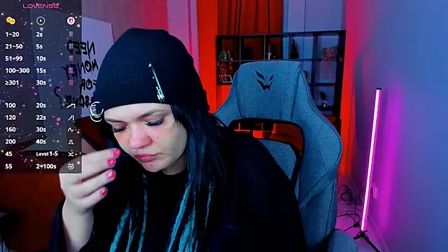 MaryHarrys online show from 11.25.25