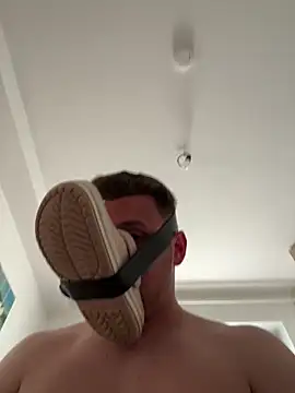 rubber oliver online show from 04.22.26