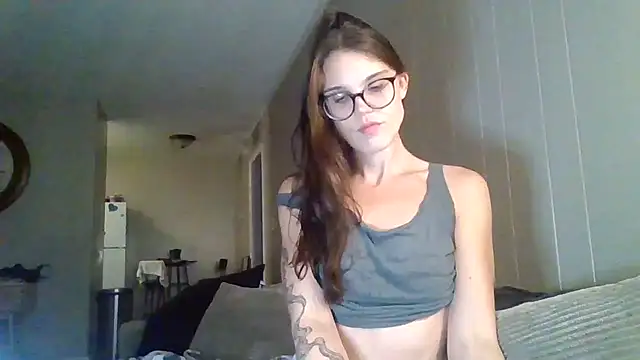 Snapshot of Miss_honey94 chatting on 10.20.25 Miss honey94 online show from 10.20.25