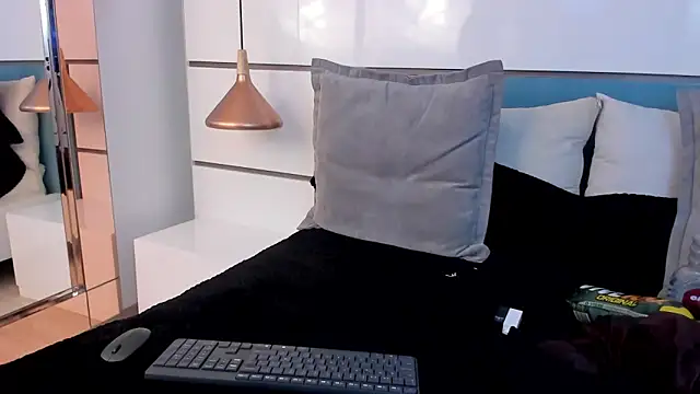 Ashkoreh online show from 12.13.25