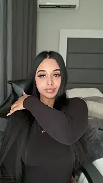 LilMisIndianx online show from 04.12.26