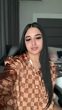 LilMisIndianx online show from 04.18.26